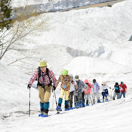 Отель Toyota Shirakawa-Go Eco-Institute Экстерьер фото