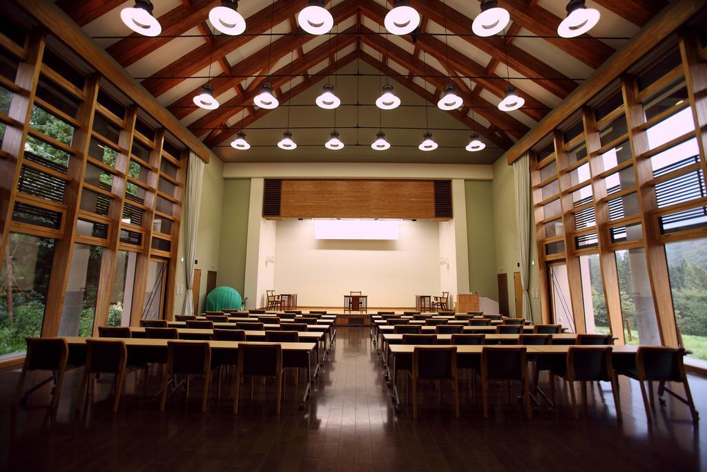 Отель Toyota Shirakawa-Go Eco-Institute Экстерьер фото